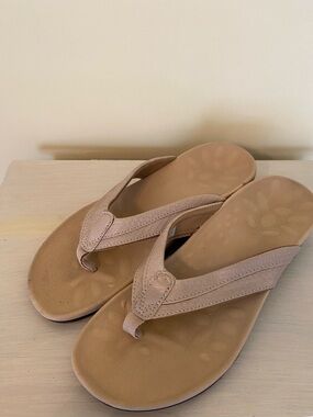 MEGNYA Women's Tan Wedge Flip-Flop Sandals